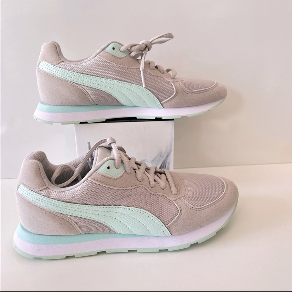 Puma Women’s Sneakers Size 7
